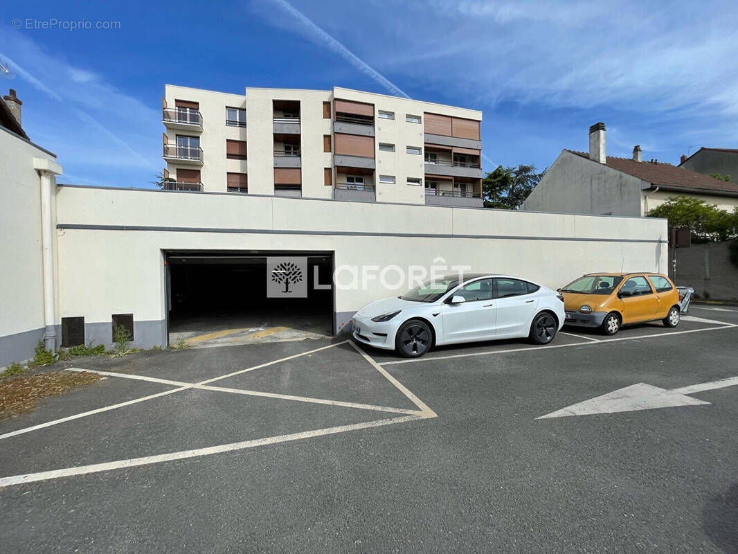 Parking à CONFLANS-SAINTE-HONORINE