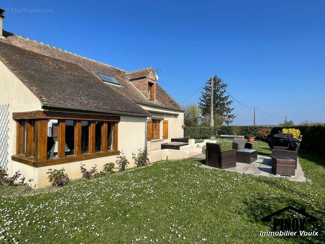 Maison à VILLETHIERRY