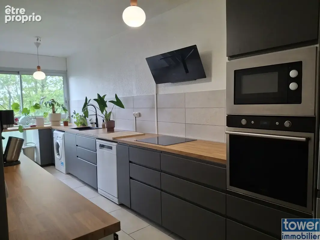 À VENDRE   Appartement T3 bis de 77 m2 avec balcon - photo 2