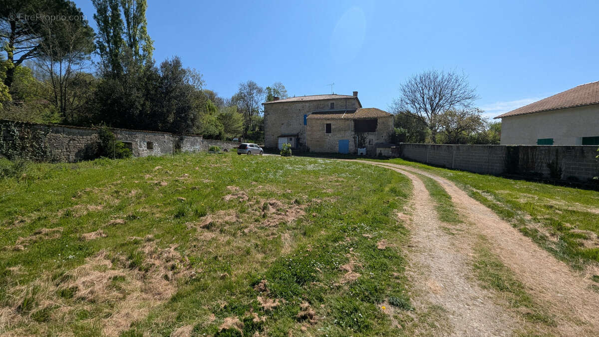 Maison à BESSINES