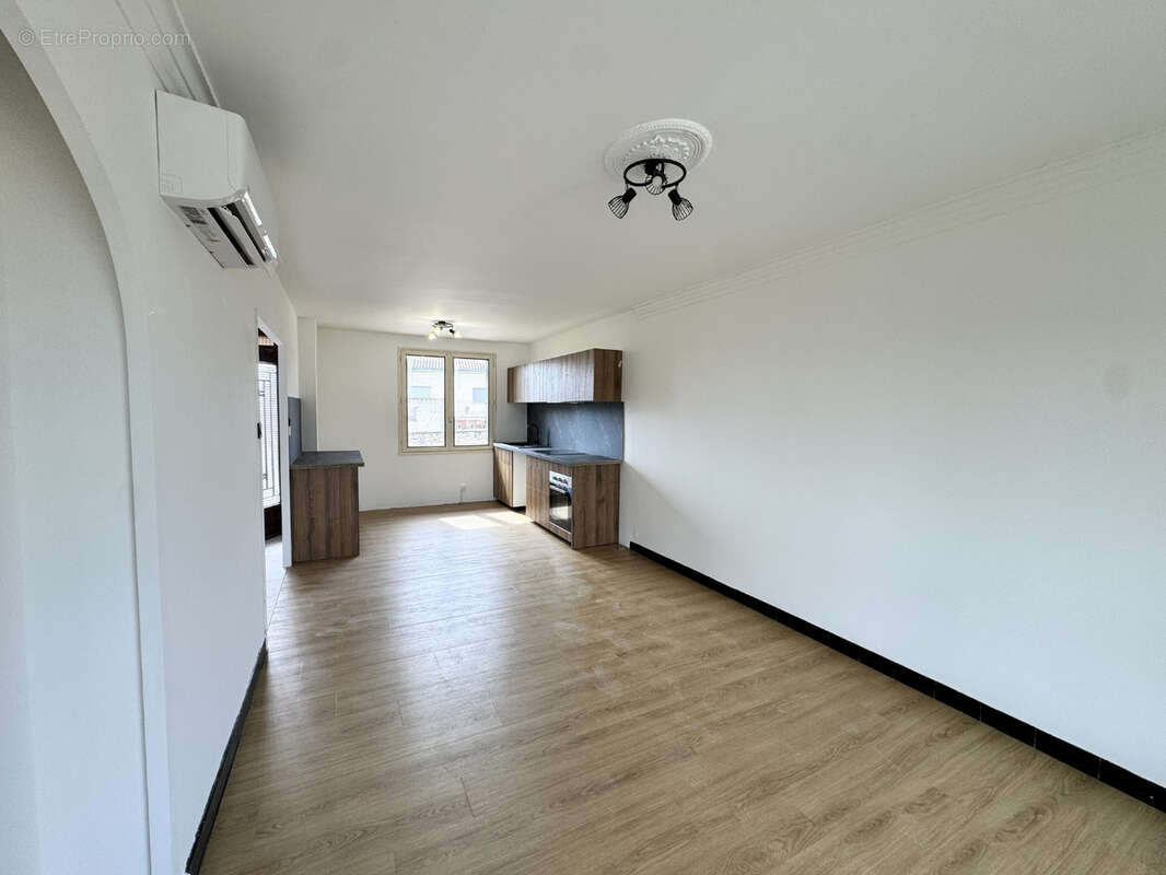 Maison rénovée de 75 m2 avec sous-sol complet   Saint-Alban-de-Roche (38080) - photo 5