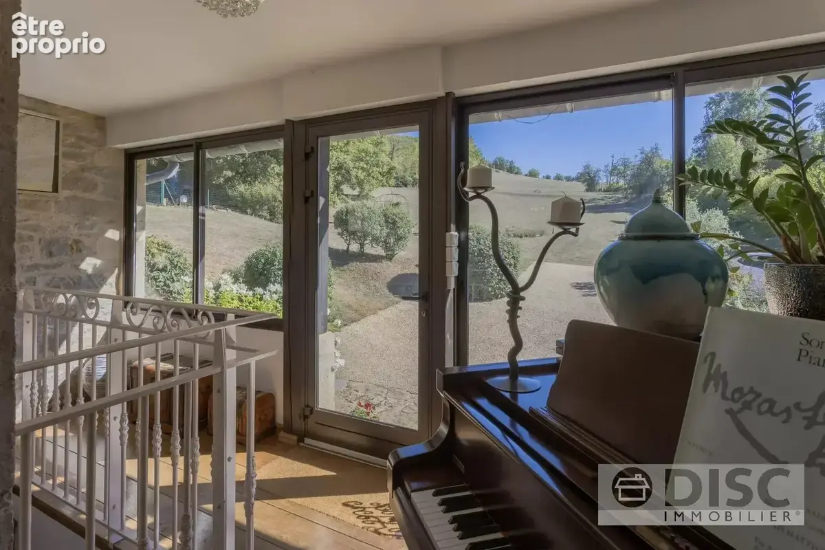 Propriété de charme avec piscine, jacuzzi et 7 hectares dans un environnement préservé - photo 4