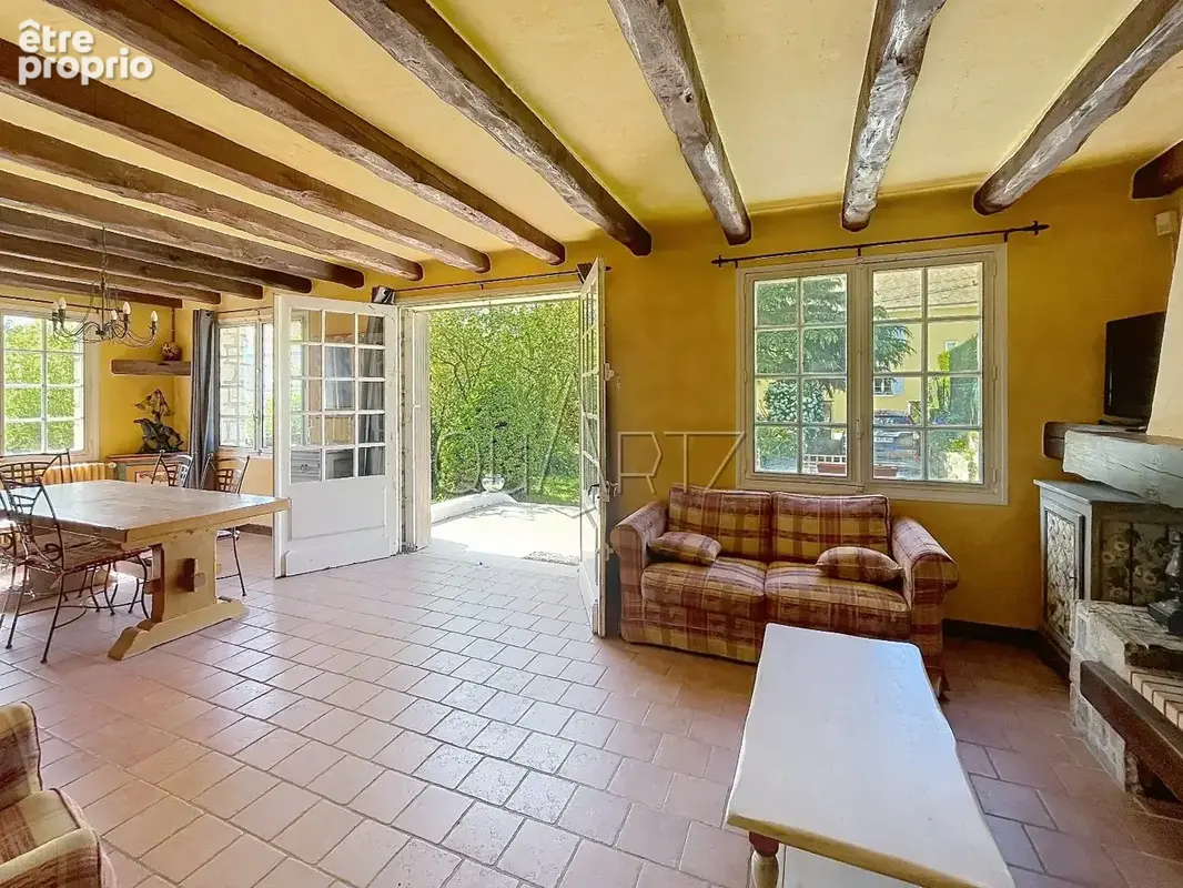 Propriété composée de deux maisons et ses annexes - photo 12
