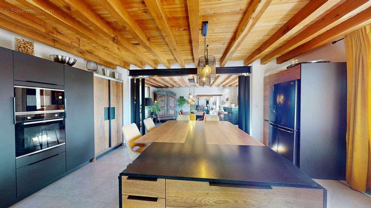 Propriété de caractère 7 pièce(s) 300 m2 - photo 11