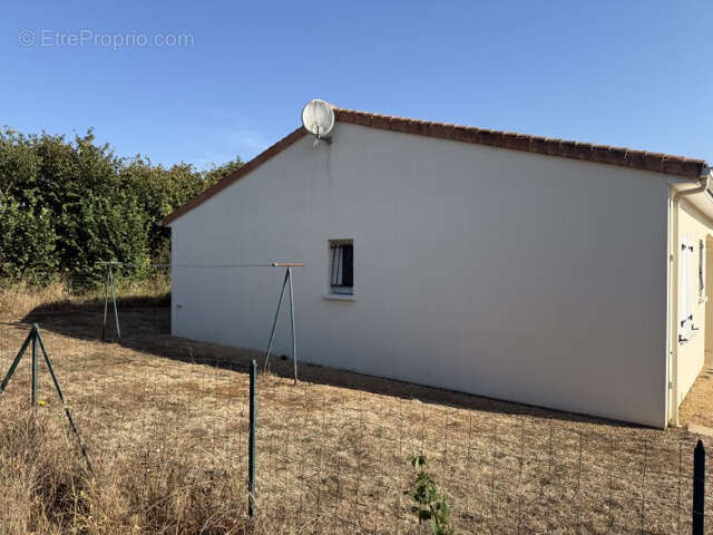 Maison de plain-pied recherchée et rare à Vivonne - photo 4
