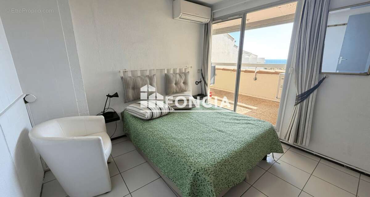 Appartement T3 duplex avec vue mer, terrasses, piscine, parking et gardien - photo 8