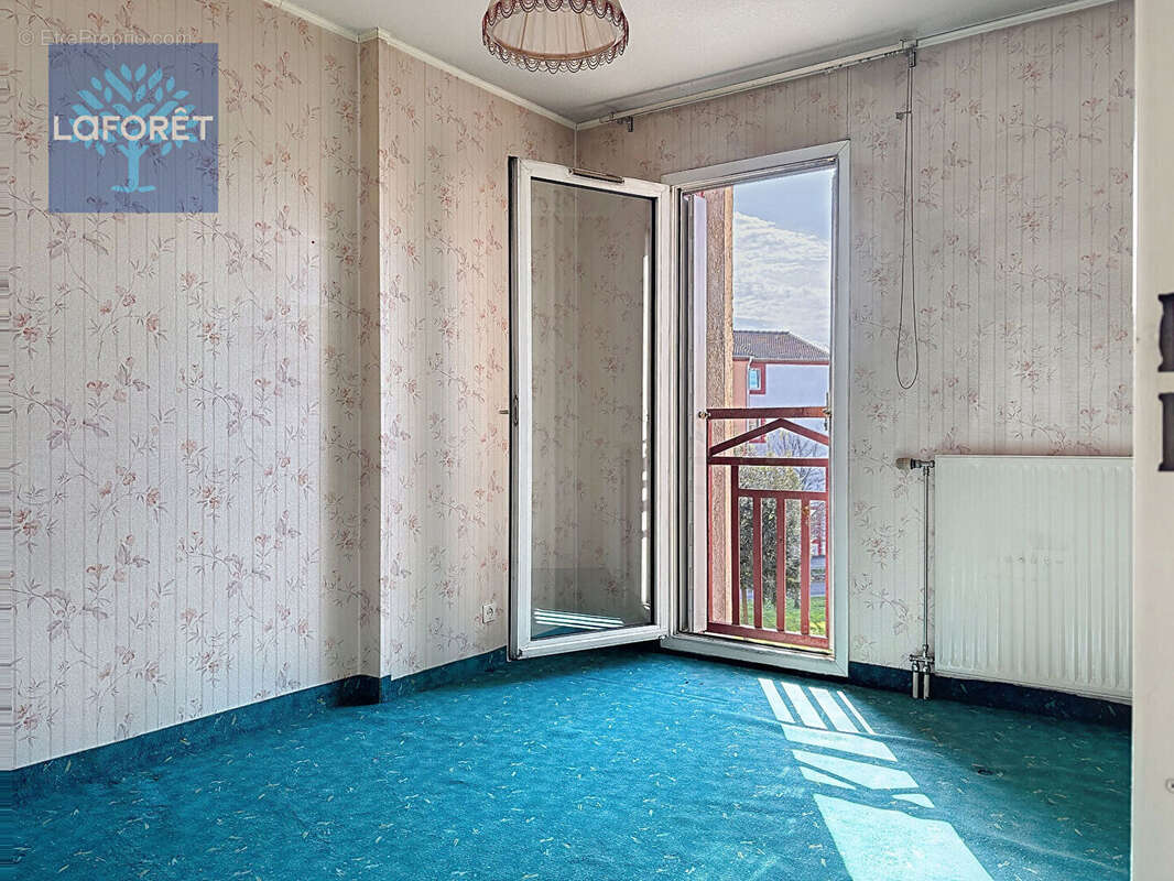 Appartement à SAINT-GENIS-LAVAL