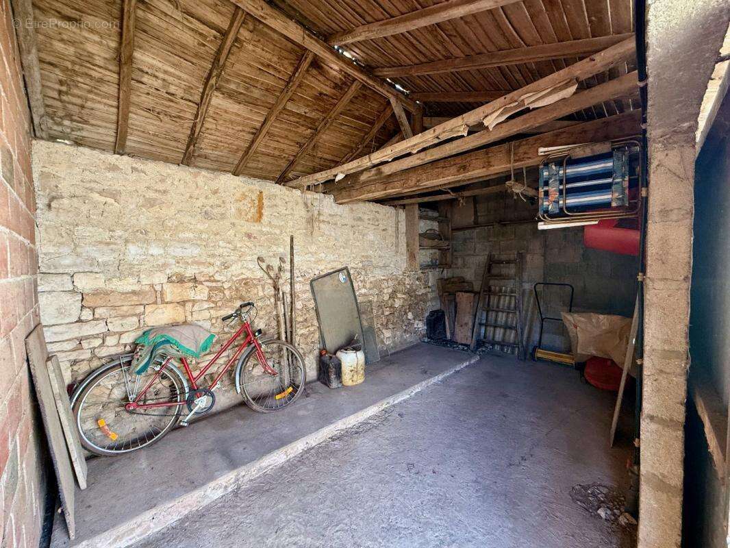 Maison à SAINT-COUTANT