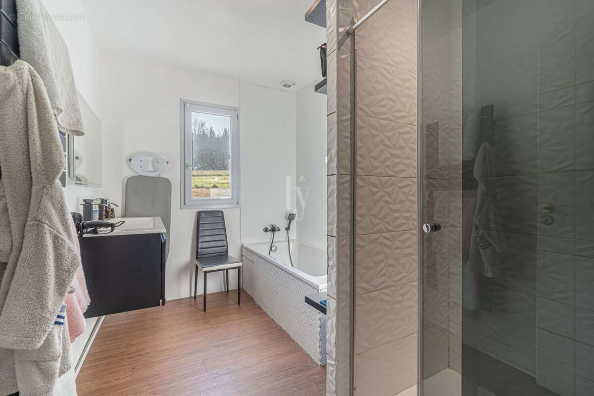 Maison à ORADOUR-SUR-GLANE