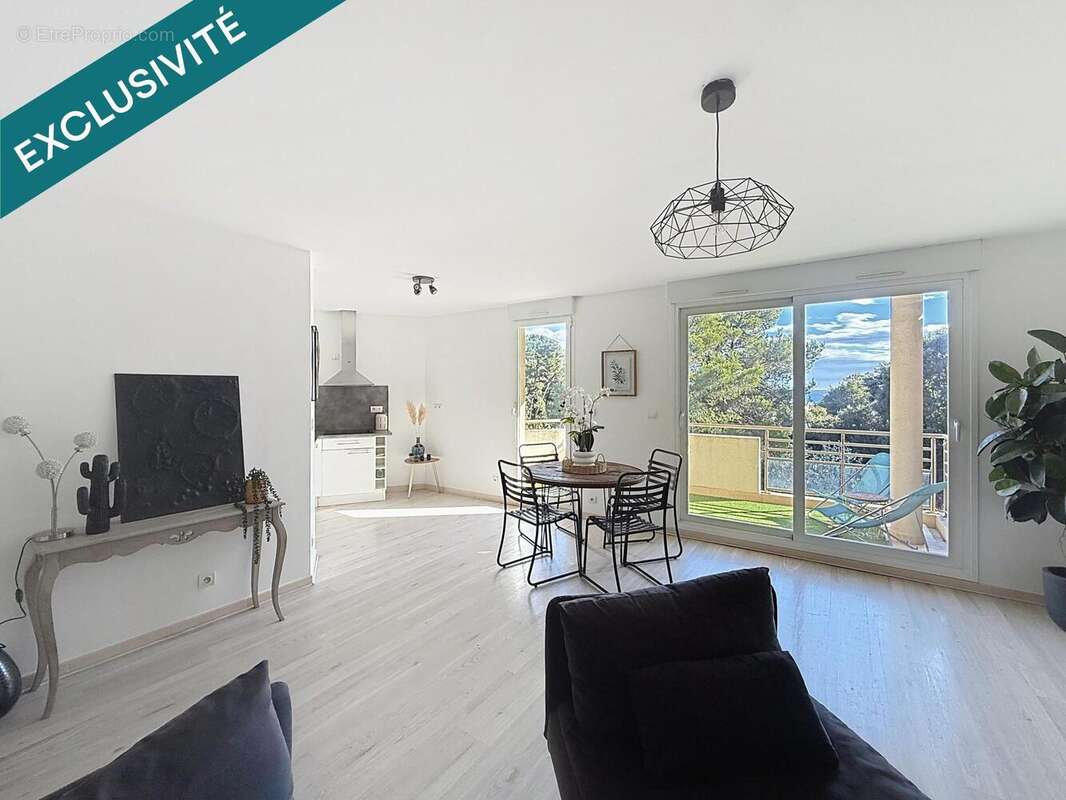 Photo 3 - Appartement à SAINT-LAURENT-DU-VAR