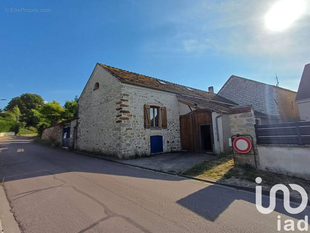 Photo 1 - Maison à LA BROSSE-MONTCEAUX