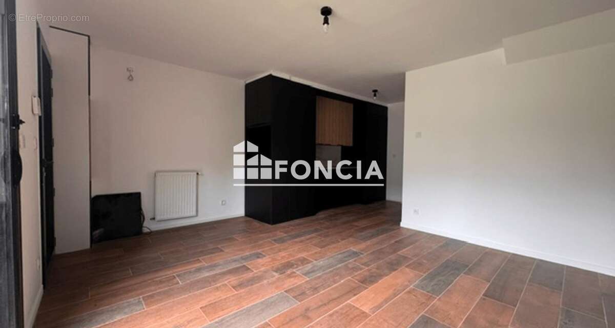 Appartement à MAGNY-LES-HAMEAUX
