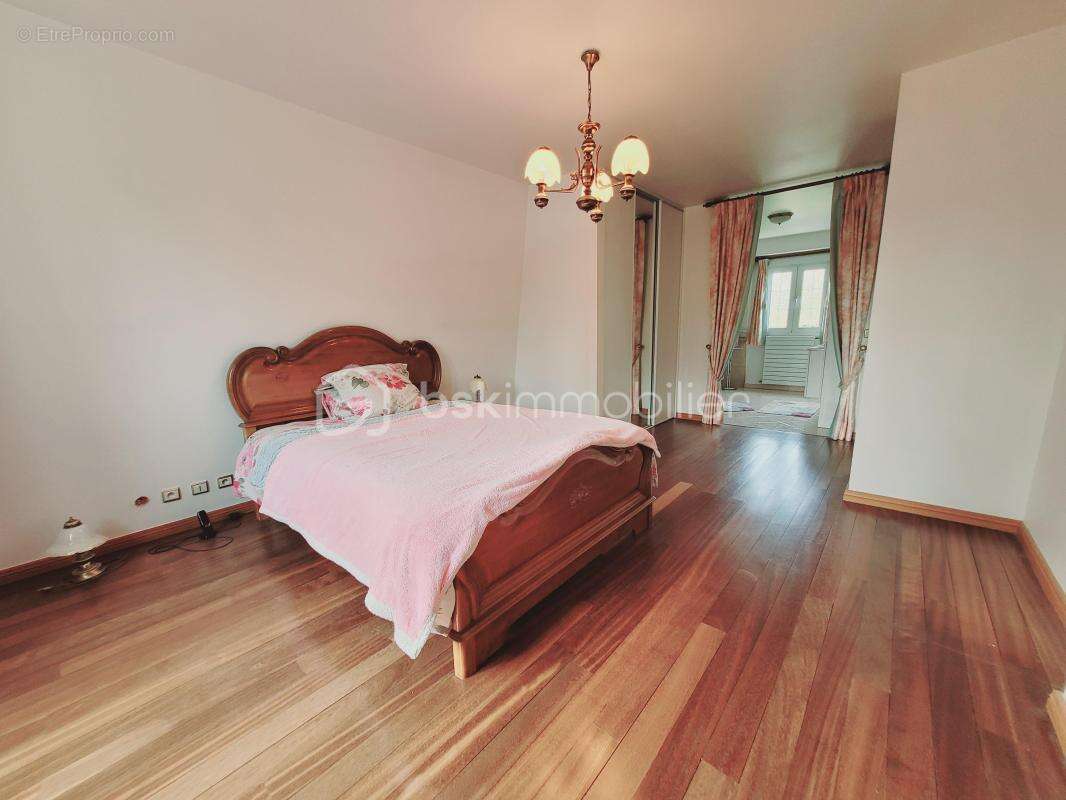 Maison à LE PLESSIS-TREVISE