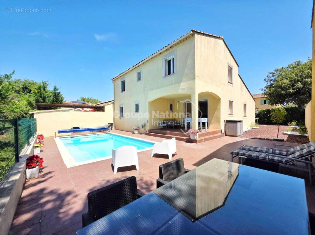 Superbe maison 5 pièces avec piscine à Istres, Village d'Entressen - photo 3