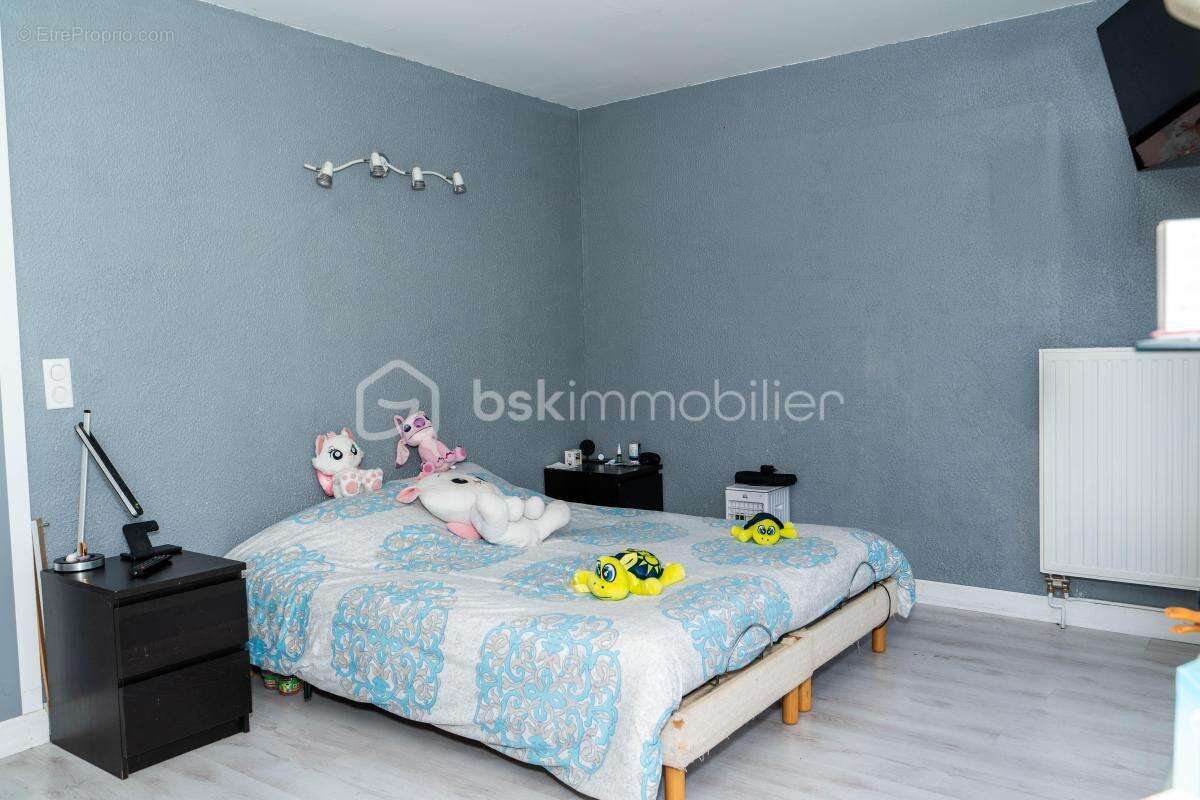 Maison à VILLENEUVE-LES-BORDES