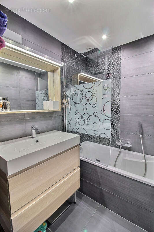 Appartement à MARSEILLE-7E