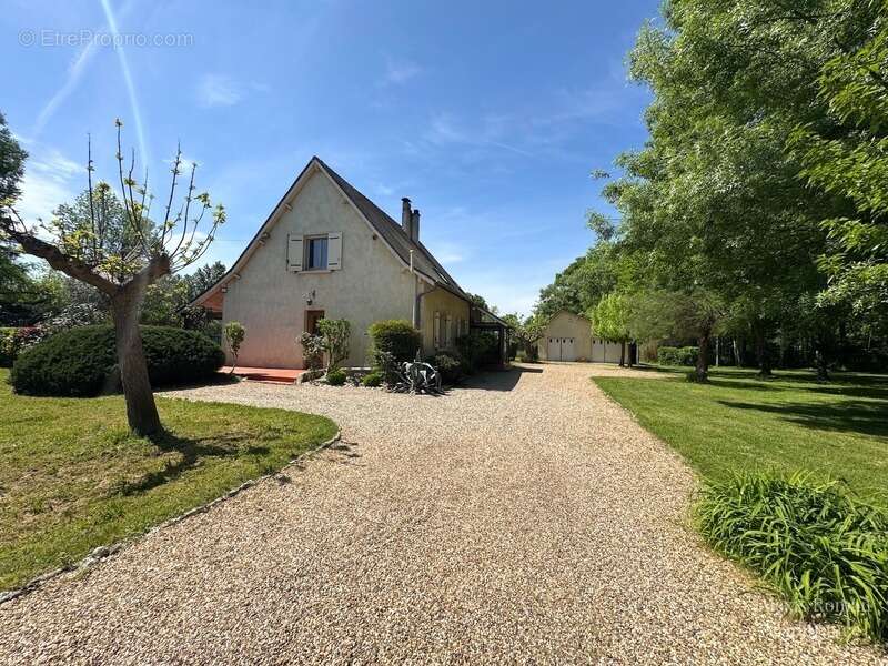 Maison à SAINT-SEURIN-SUR-L'ISLE