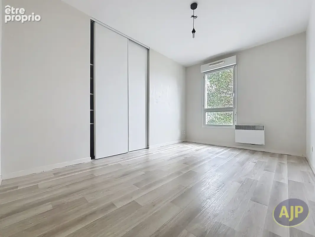À VENDRE  Appartement de 65 m² 2 chambres avec balcon et parking - photo 3