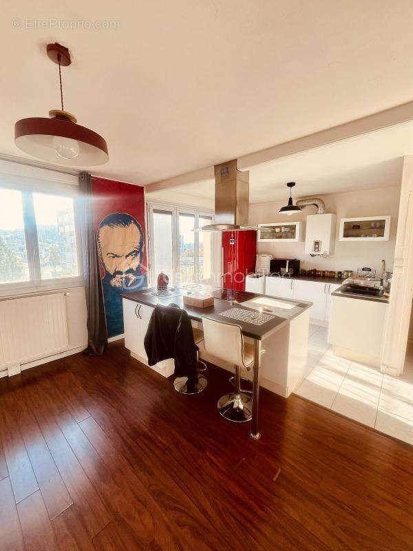 Appartement à SAINT-ETIENNE