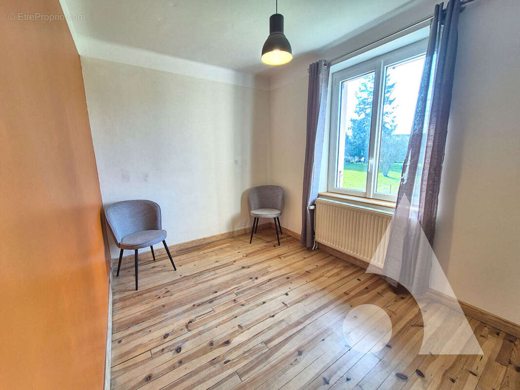 Maison à LE DESCHAUX