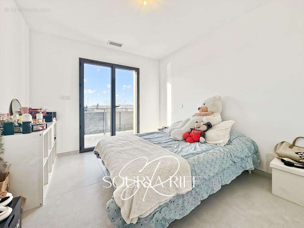 Villa contemporaine avec piscine et sous-sol exceptionnel - photo 14
