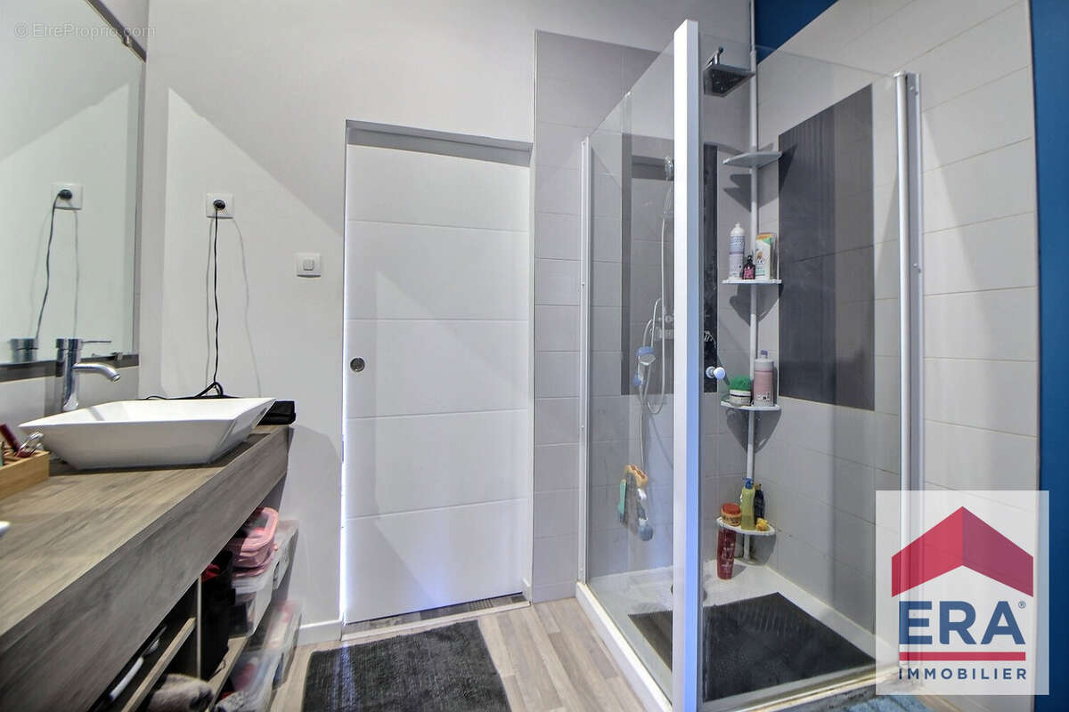 Maison à SAINT-MONTAN