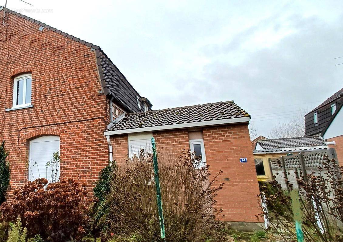 Maison à AUBERCHICOURT