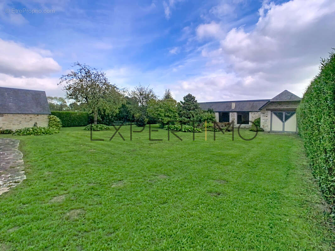 Maison à NOYERS-BOCAGE