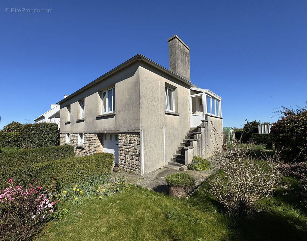 Maison à PLOUZEVEDE
