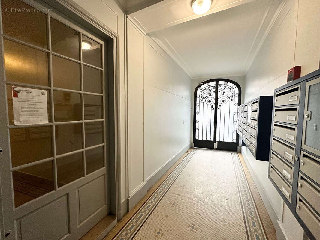 Appartement à PARIS-18E