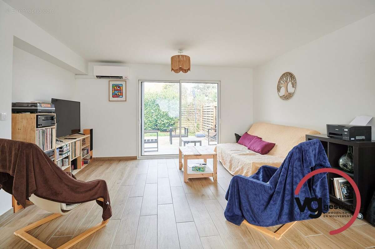 Maison à DECINES-CHARPIEU