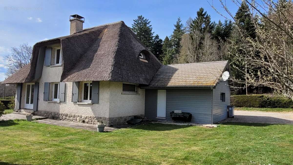 Maison à LE CHAMBON-SUR-LIGNON