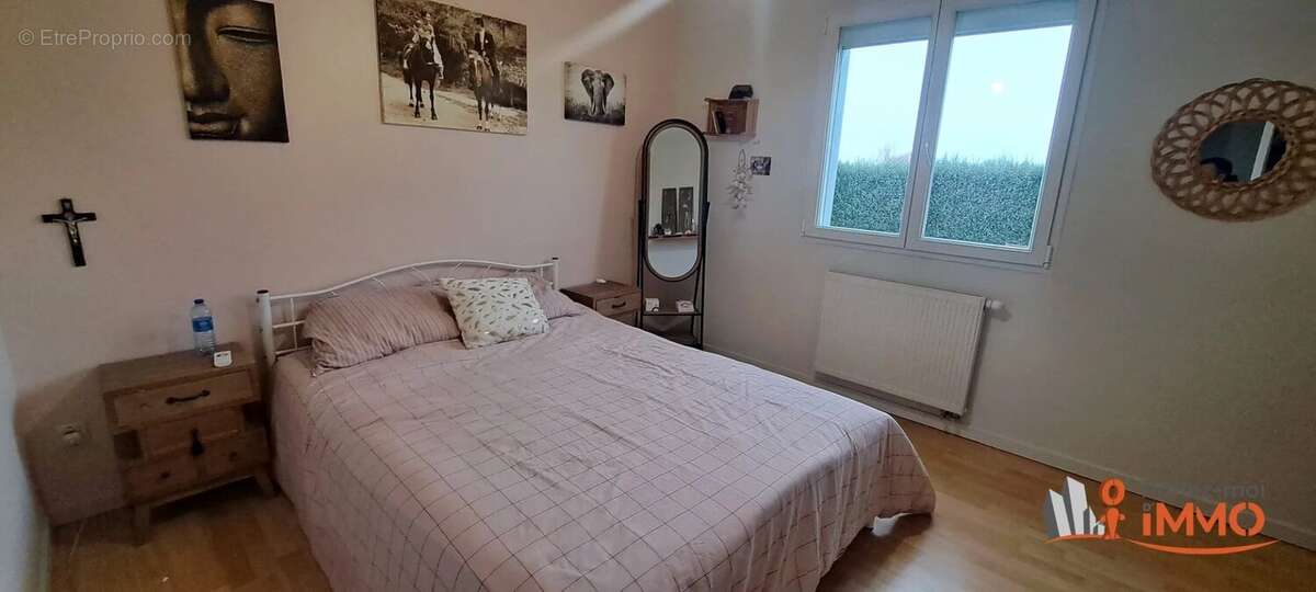 Maison à SAINT-BONNET-LES-OULES