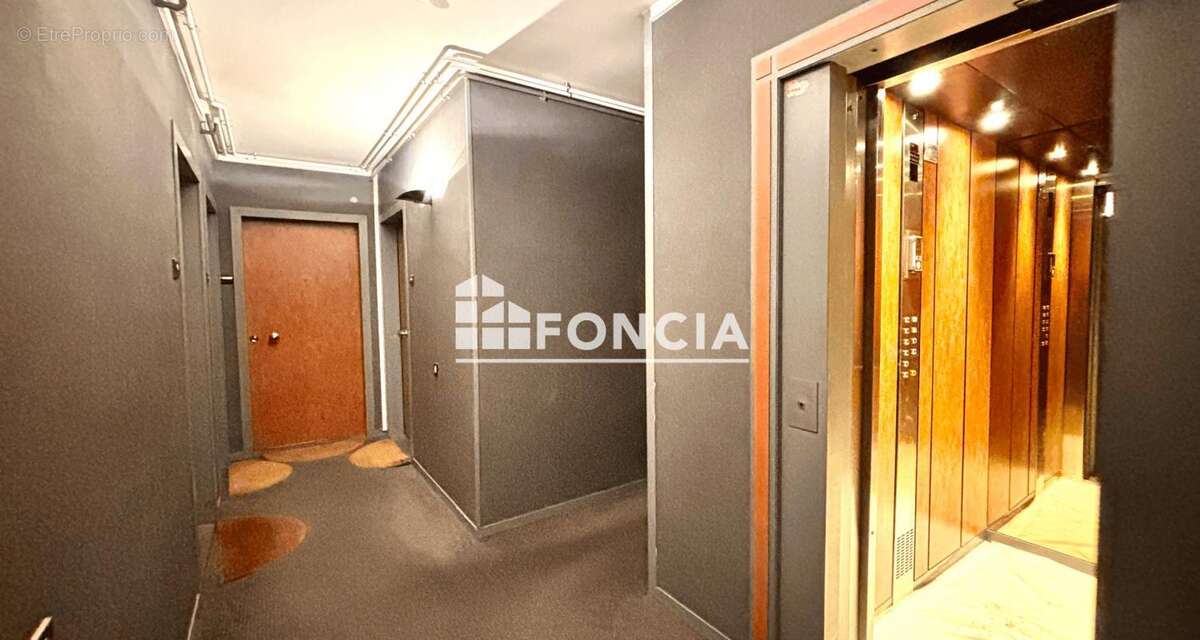 Appartement à PARIS-14E