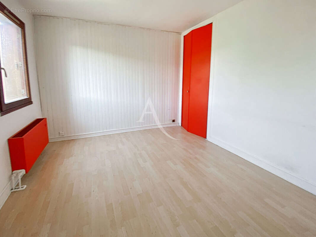 Maison à JOUY-LE-MOUTIER