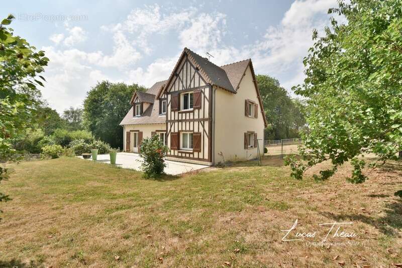 Maison familiale de 165 m² – 7 chambres – Terrain de 1 926 m² – Proche A13 - photo 8