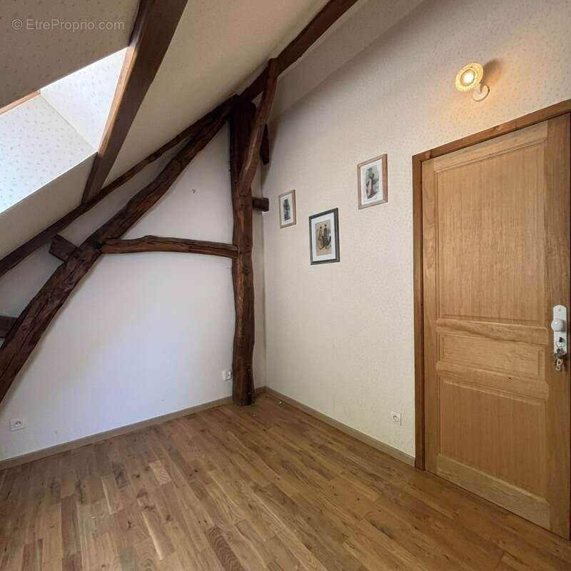 Un lieu de vie unique avec trois maisons aux possibilités infinies ! - photo 6