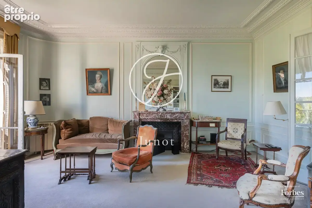 Paris 7e - CHAMP DE MARS - Appartement - 5 pièces - 130,45m² Carrez - 133,35m² au sol - Vues dégagées - photo 6