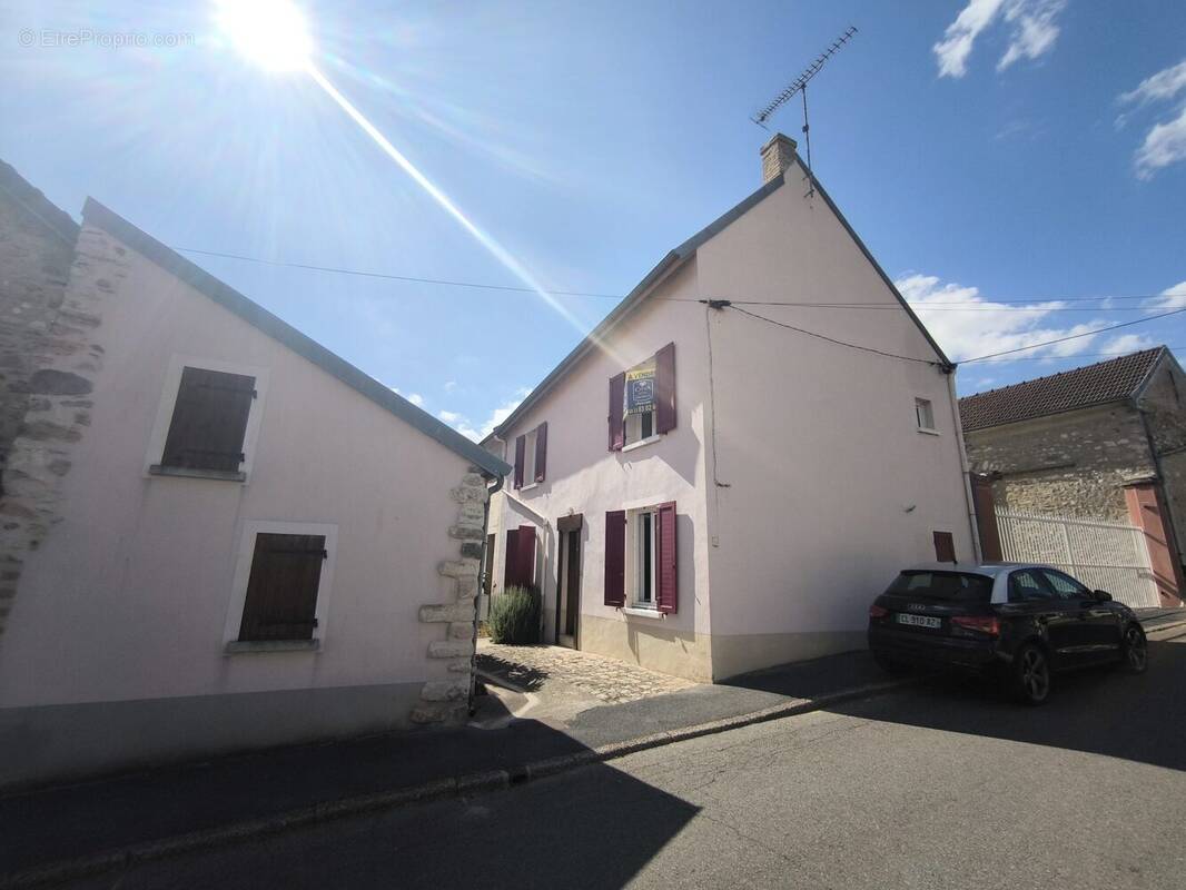 Maison à BRASLES
