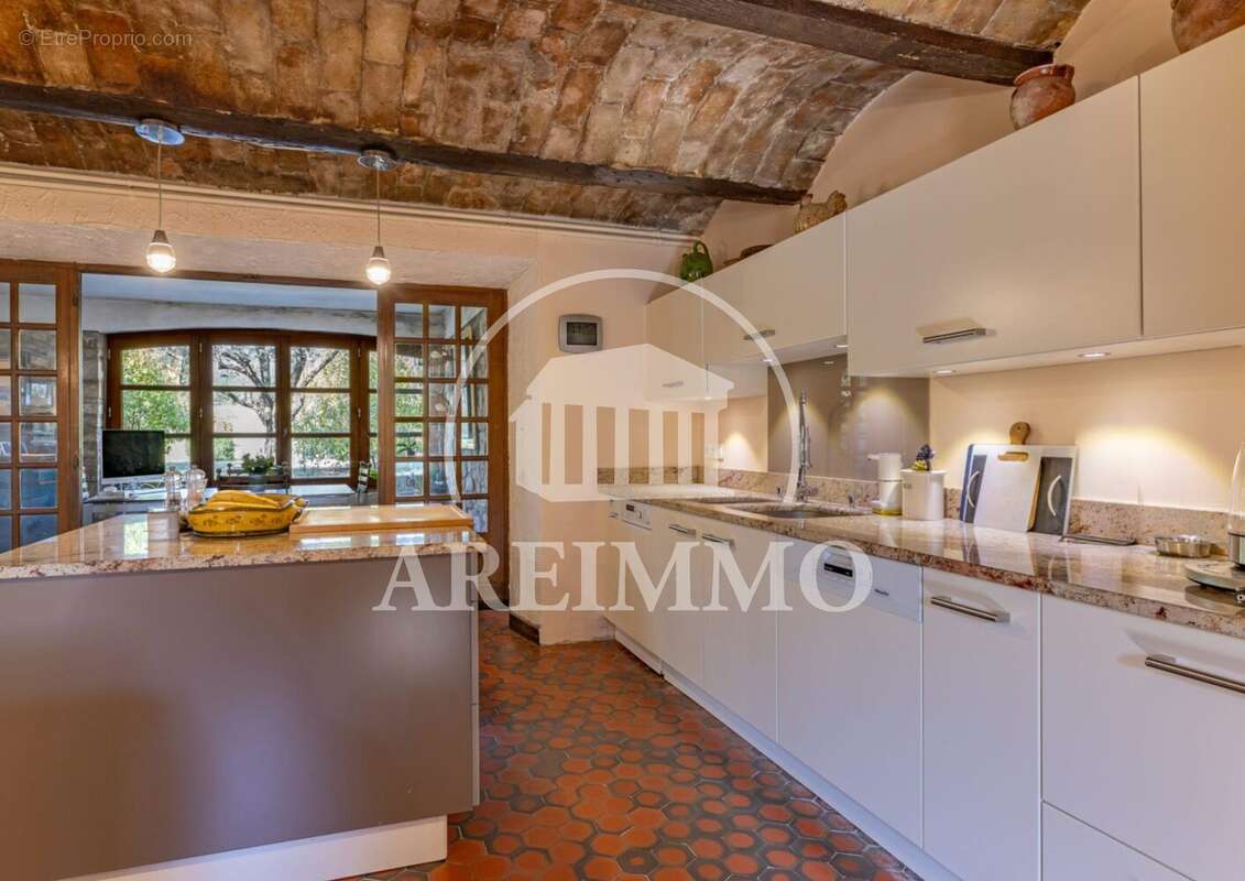 Maison 210 m² à Saint-Hippolyte-Du-Fort  - photo 8