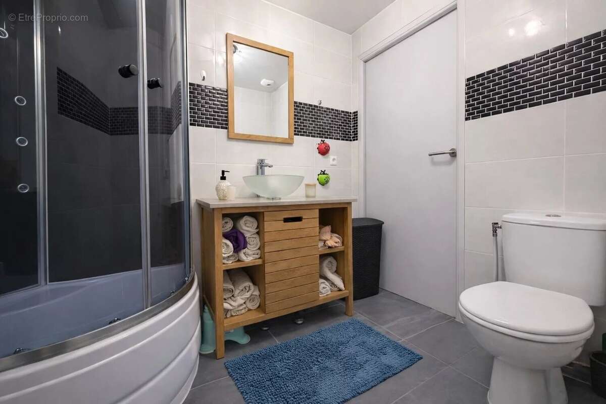 Maison à VILLENEUVE-LE-COMTE