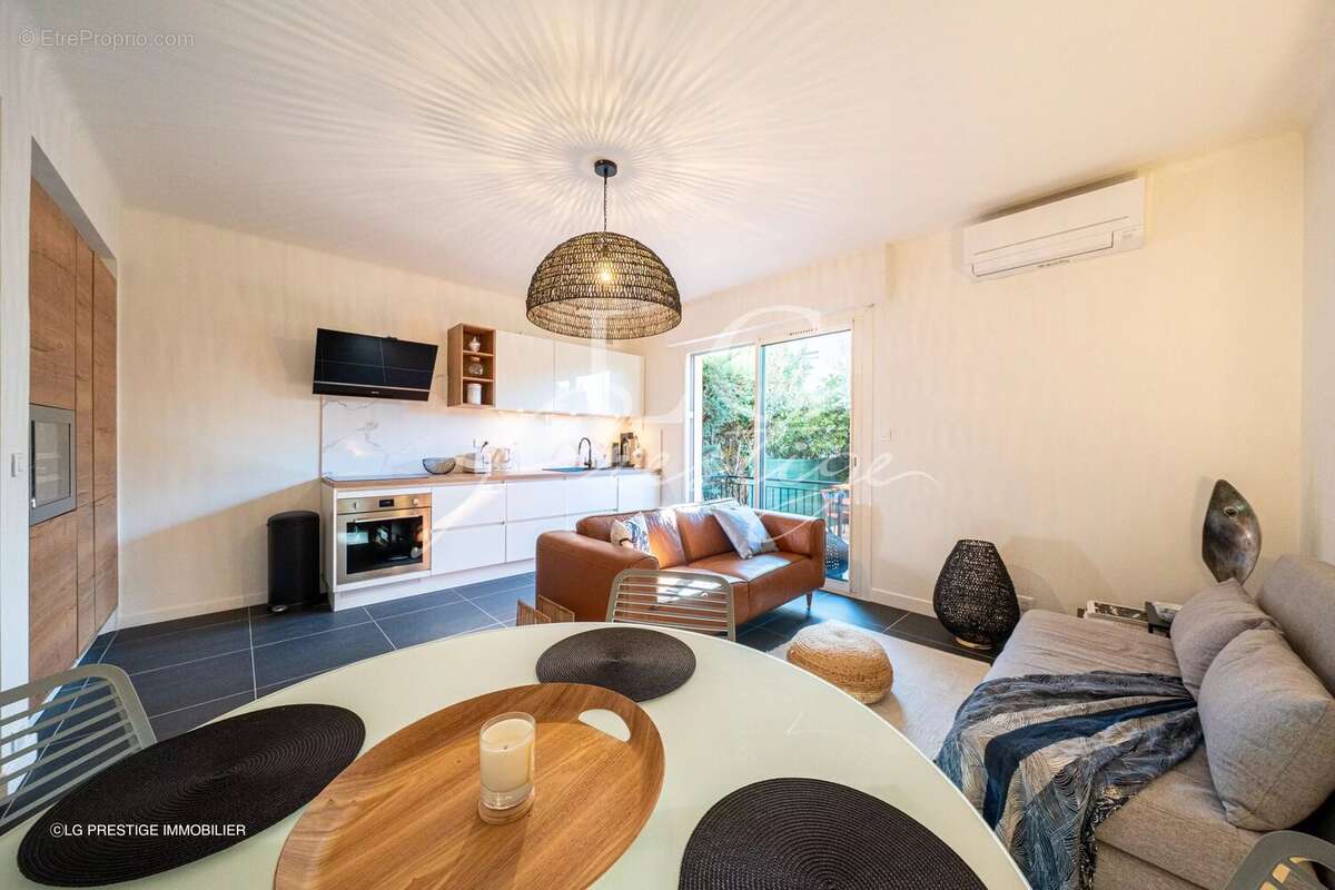 Appartement à MANDELIEU-LA-NAPOULE