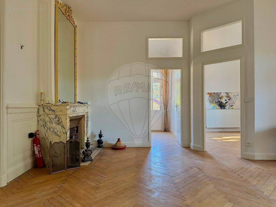 Appartement à CHAZEY-BONS