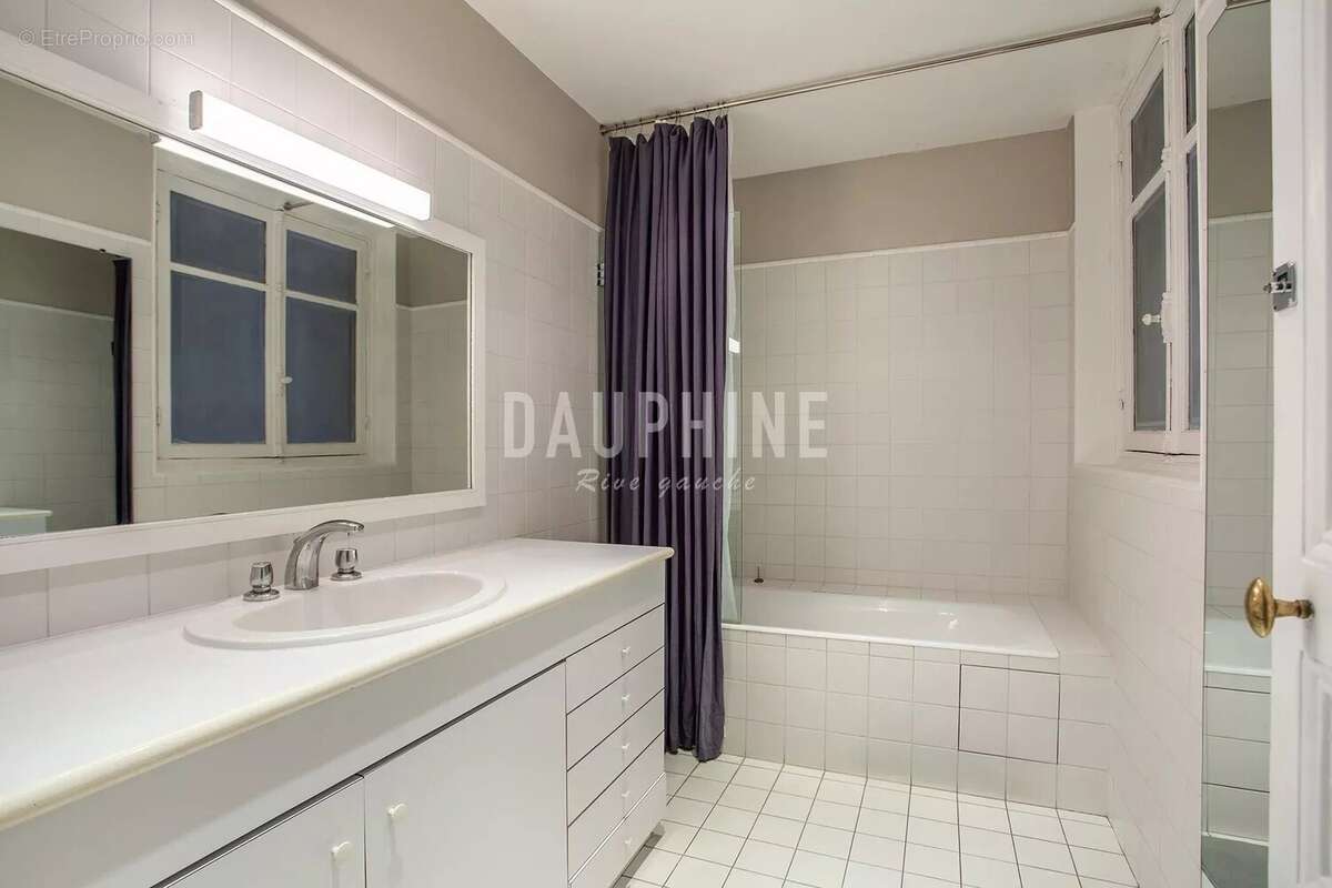 Appartement à PARIS-7E