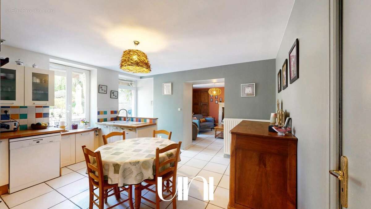 Maison à FONTAINE-HENRY