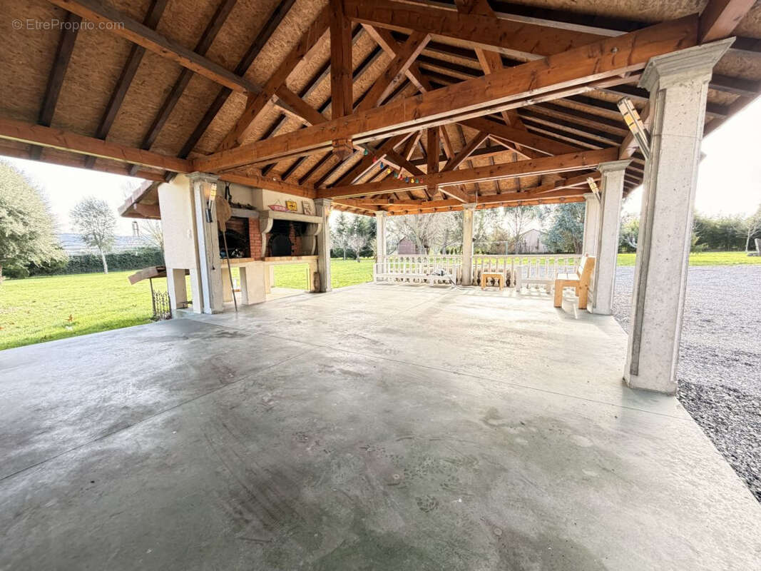 Maison à SAINT-PRIEST-BRAMEFANT