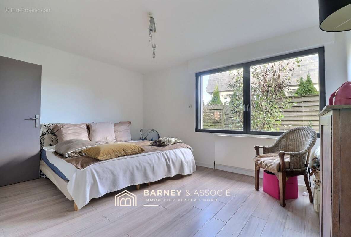Maison 221 m² à Mont-Saint-Aignan  - photo 9