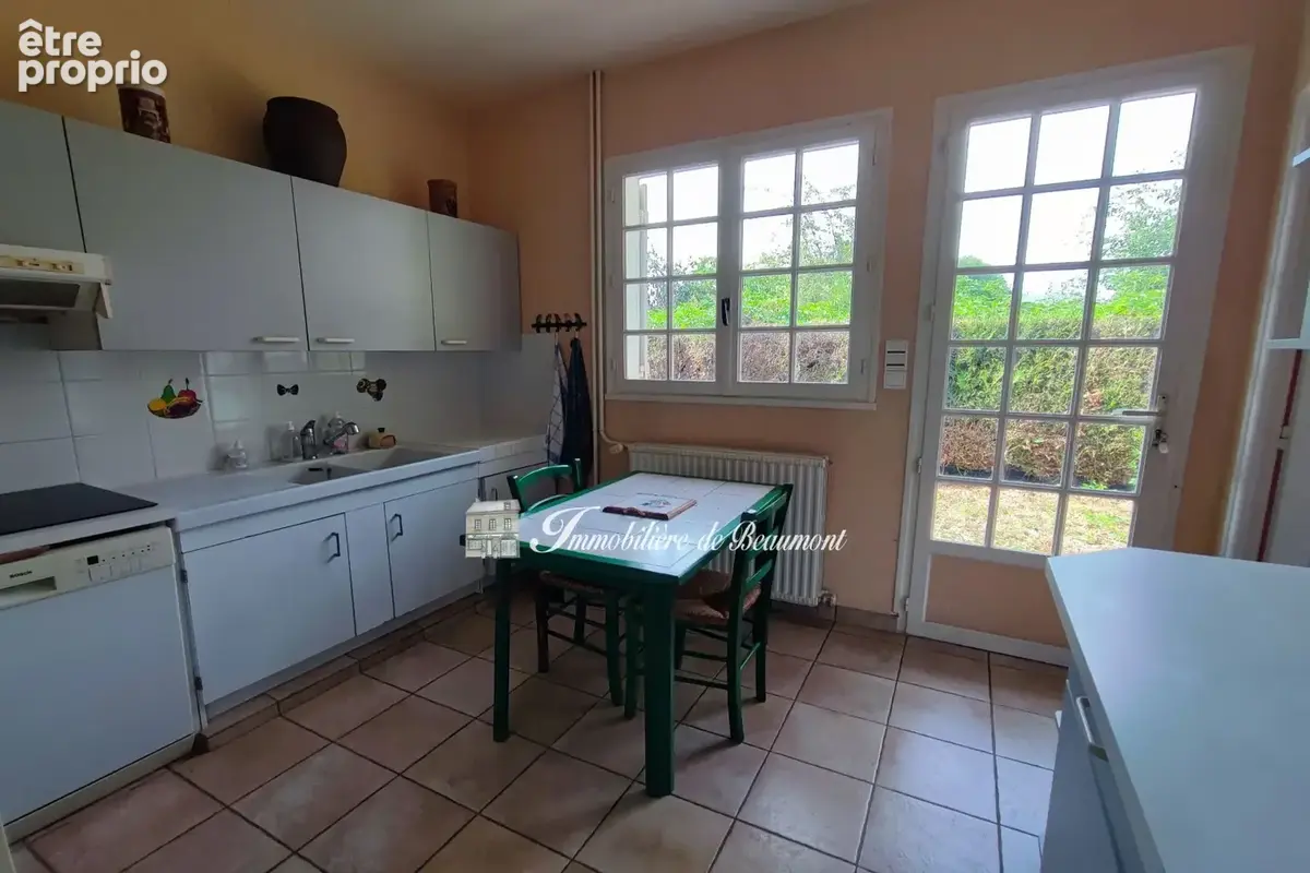 Maison 202 m² à Beaumont-Le-Roger  - photo 6