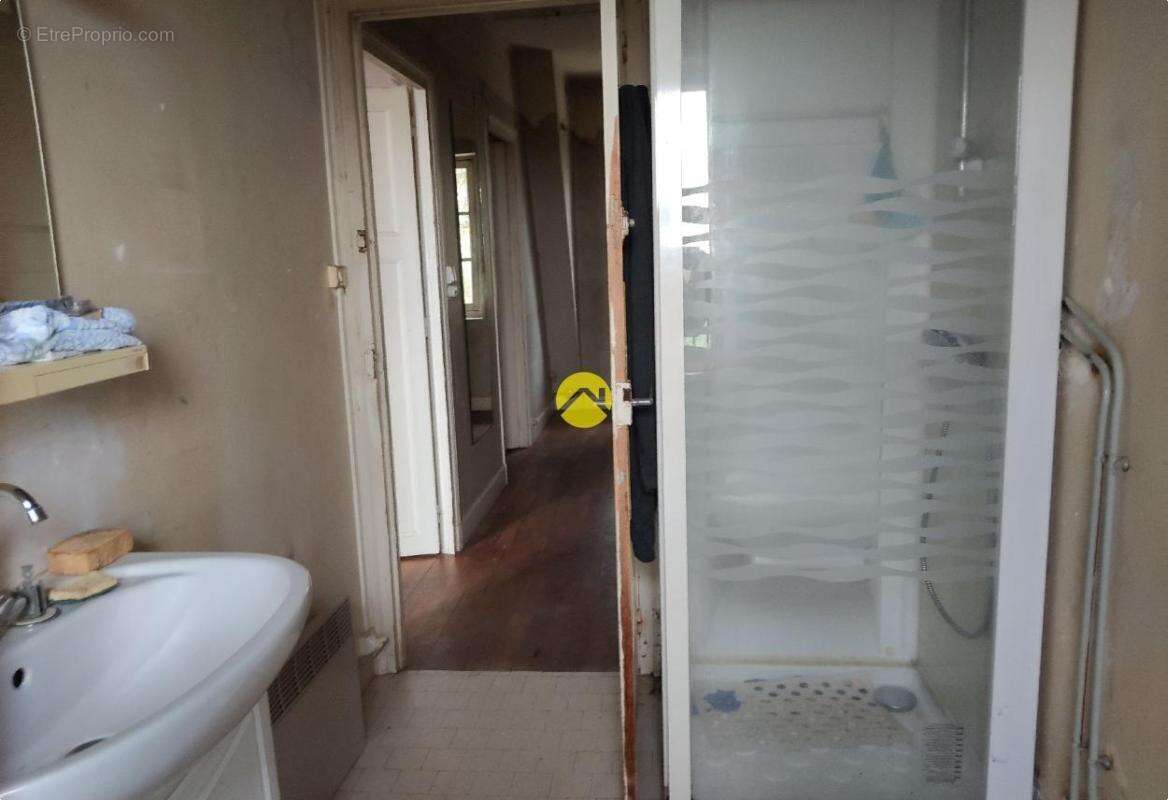 Maison à SAINT-AMAND-MONTROND