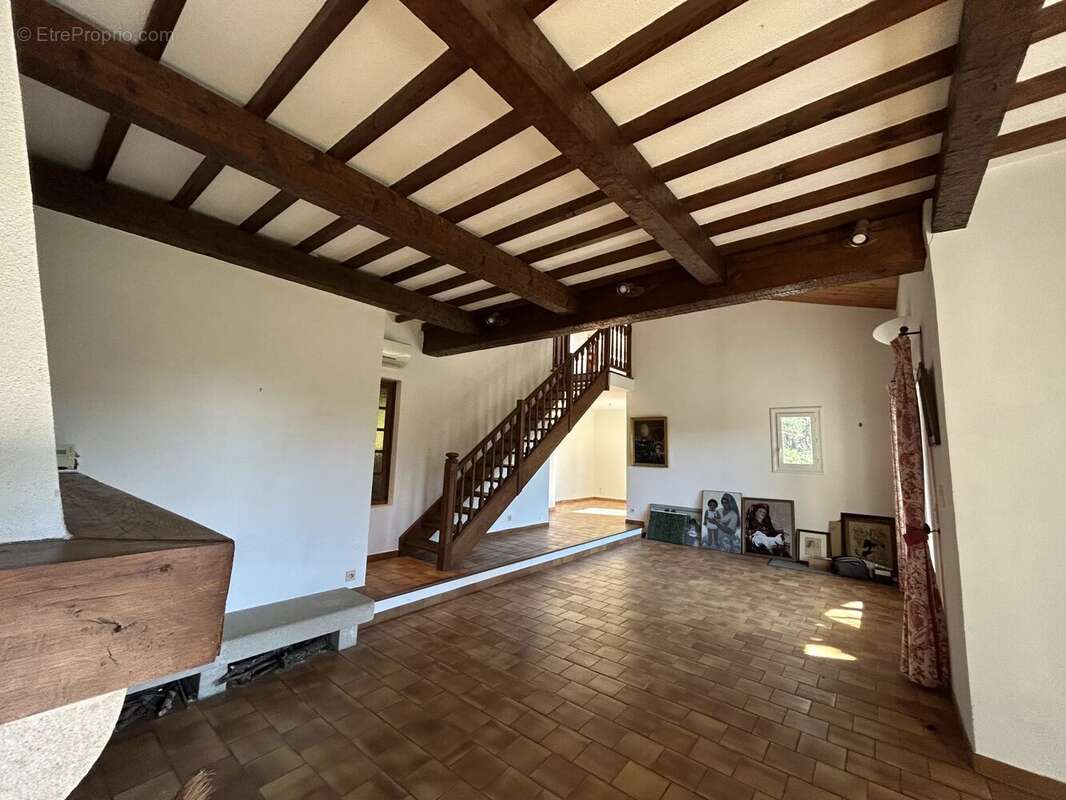 Maison à LA TOUR-D'AIGUES